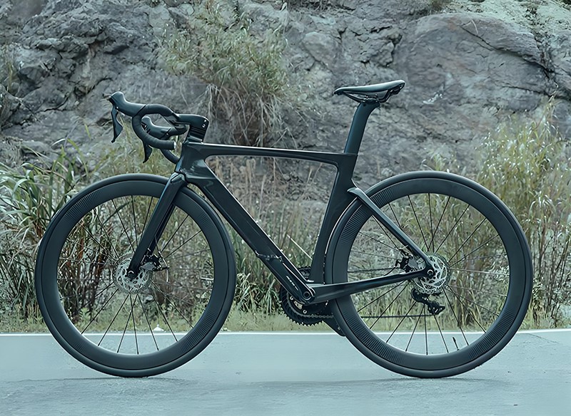 Features of Carbon Fiber Road Bikes Features of Carbon Fiber Road Bikes